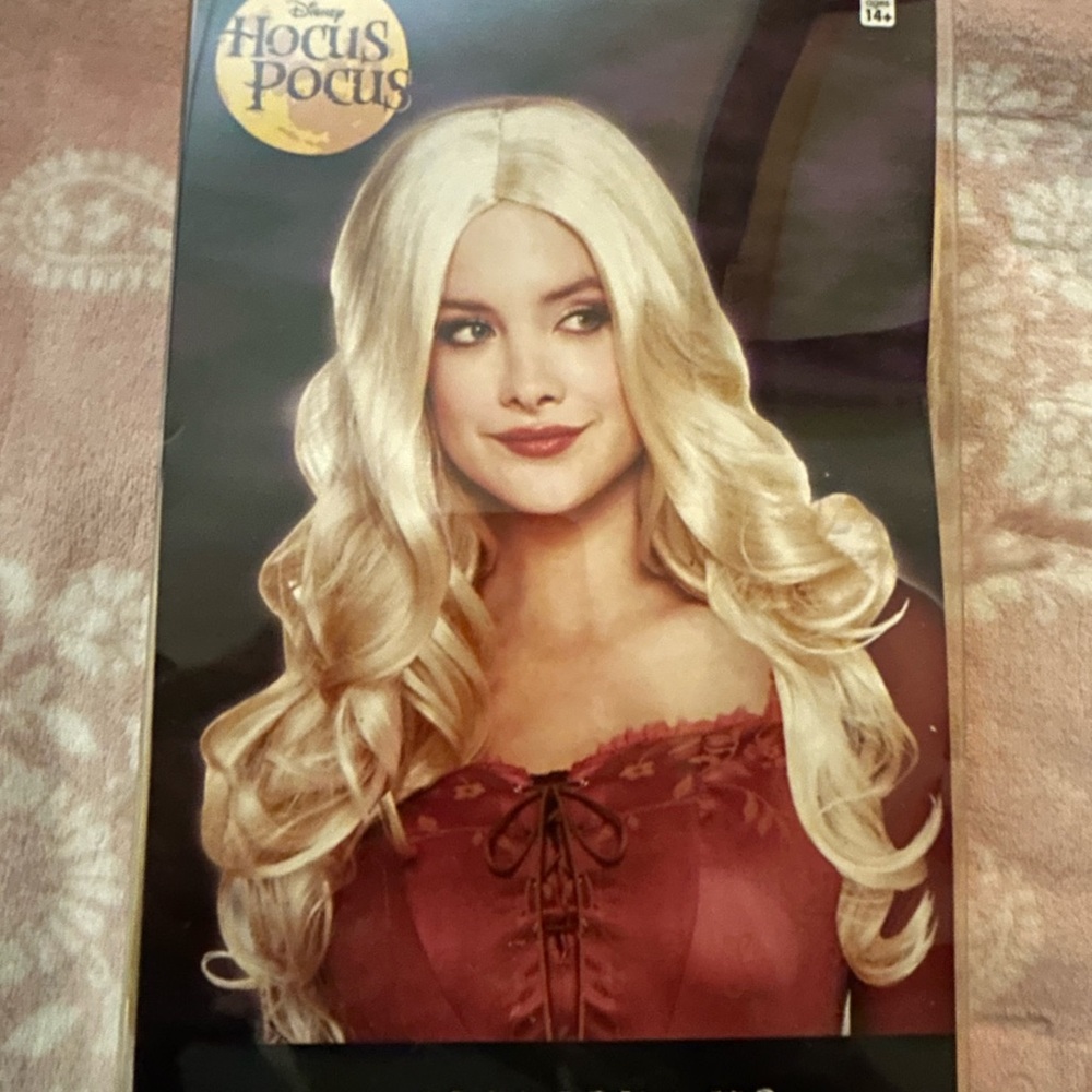 Disney Hocus Pocus Blonde Wig